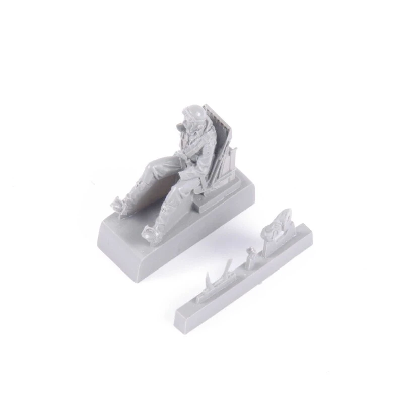 Hawker Tempest Mk.V Pilot (assis) (conçu Pour être Utilisé Avec Les Kits Eduard) Une Superbe Silhouette D’un Pilote Britannique 1 Hawker Tempest Mk.V Pilot (assis) (conçu Pour être Utilisé Avec Les Kits Eduard) Une Superbe Silhouette D’un Pilote Britannique