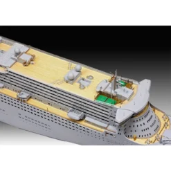 Revell Maquette Bateau Queen Mary 2 -Modèles Jouets Magasin revell rv05199 queen mary 2 4