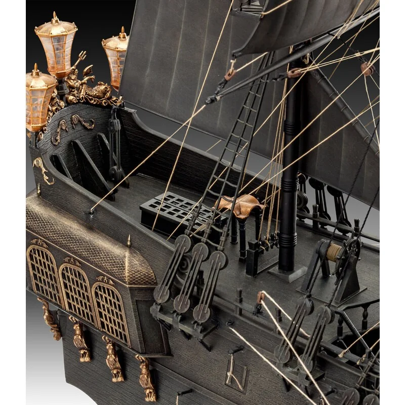 Revell Black Pearl Pirate Ship Un Kit De Construction Modèle De La Légendaire Pearl Black, Le Navire Commandé Par Le Capitaine Jack Spa 4 Revell Black Pearl Pirate Ship Un Kit De Construction Modèle De La Légendaire Pearl Black, Le Navire Commandé Par Le Capitaine Jack Spa – Image 4
